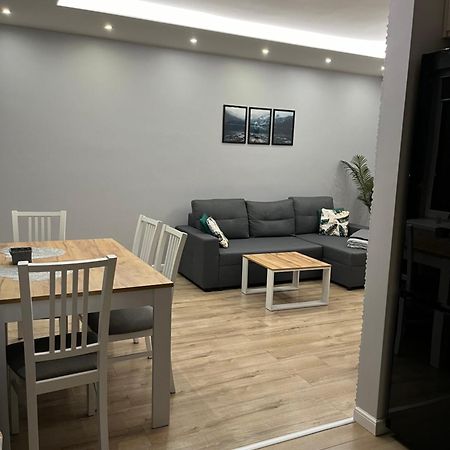 Nowoczesny Apartament Z Przestronna Lazienka Appartement Stalowa Wola Buitenkant foto