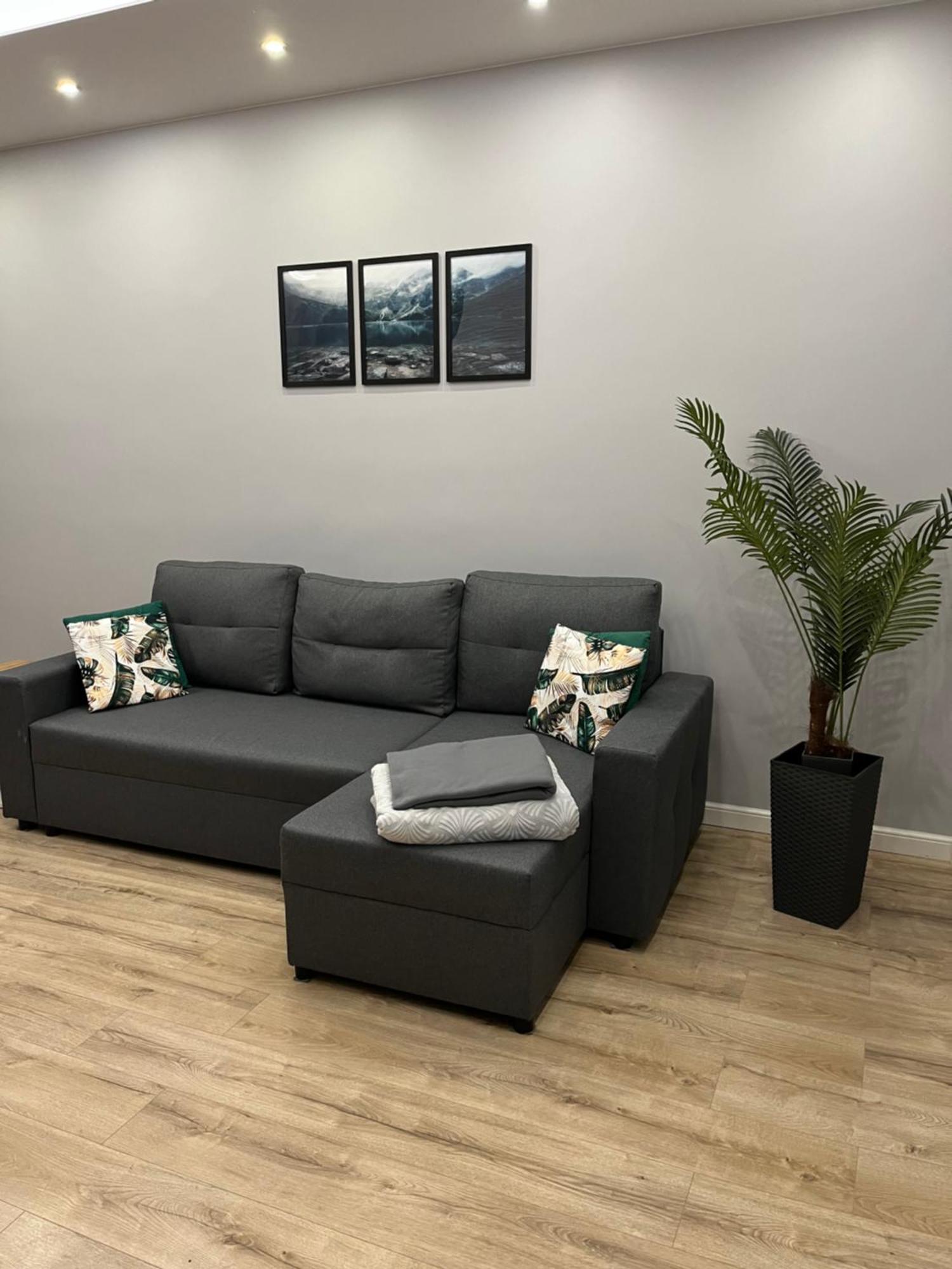 Nowoczesny Apartament Z Przestronna Lazienka Appartement Stalowa Wola Buitenkant foto