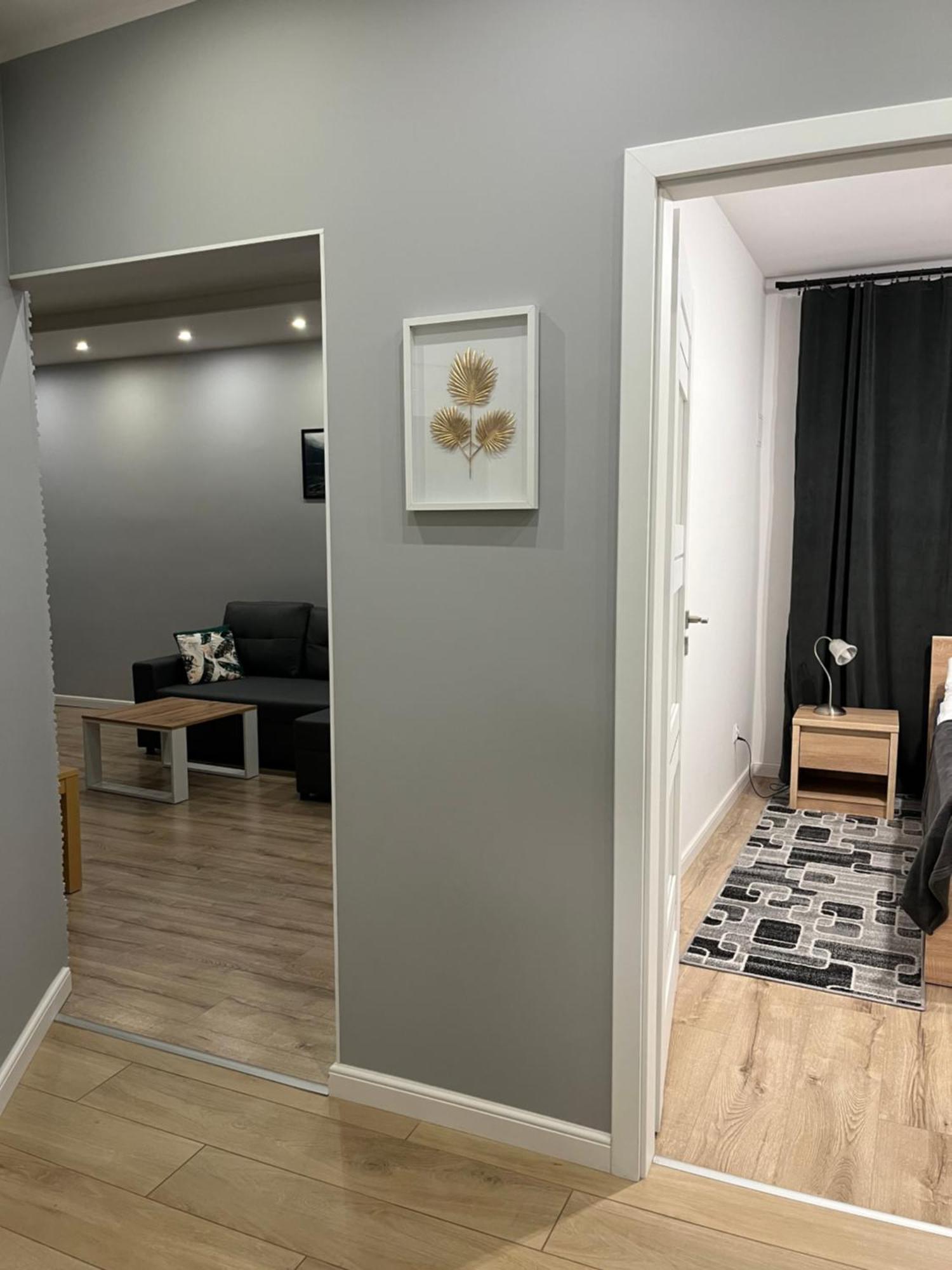 Nowoczesny Apartament Z Przestronna Lazienka Appartement Stalowa Wola Buitenkant foto